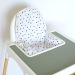 Fehér-fekete pöttyös huzat IKEA Antilop etetőszékhez